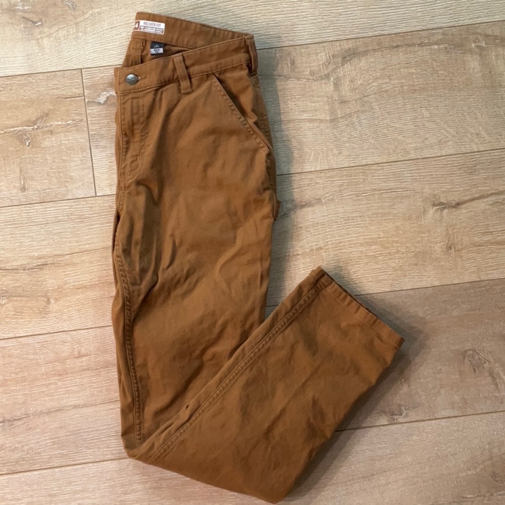 NWOT Women’s Carhartt rugged flex relaxed fit canvas work pants size 6.